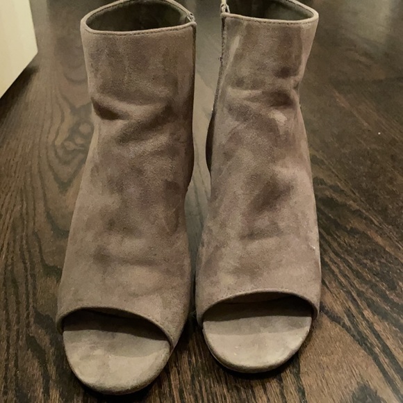 Olive green/Tan suede reptile booties - Picture 2 of 5
